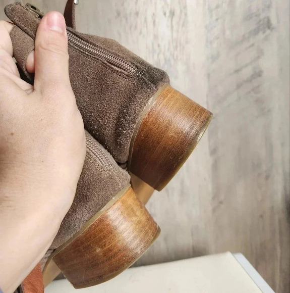 Jeffrey Campbell Nuestra Suede Cut-Out Buckle Booties Size 9 - Picture 5 of 11